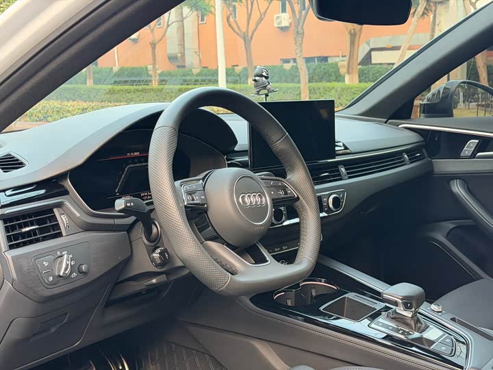 Фото 7 - Audi A4L