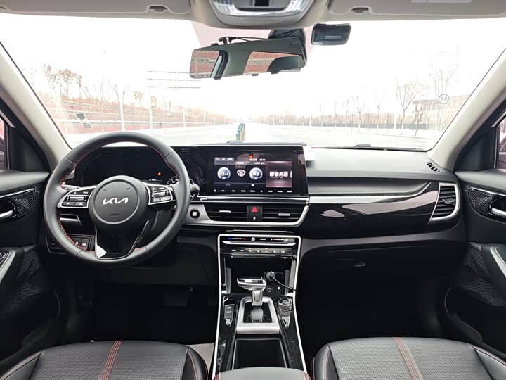 Фото 8 - Kia KX3