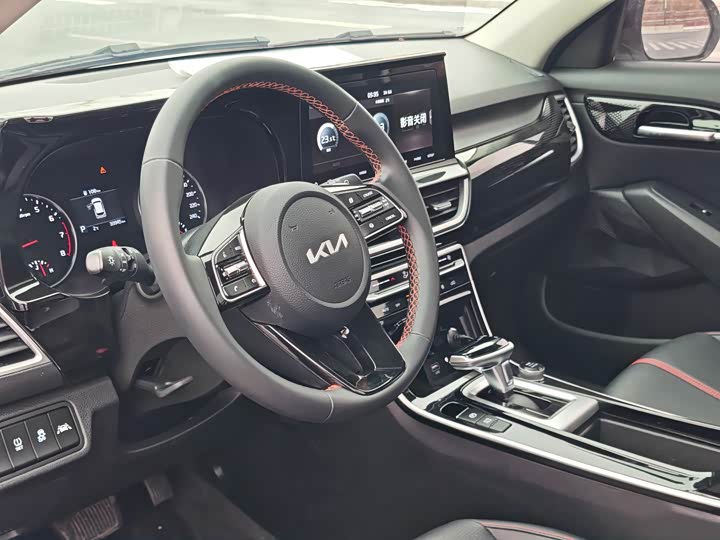 Фото 9 - Kia KX3