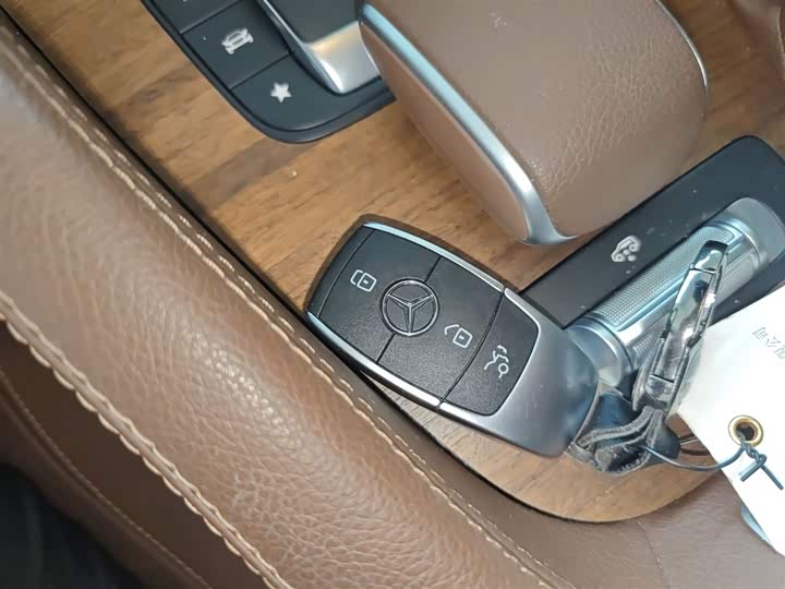 Фото 9 - Mercedes-Benz GLE-Class