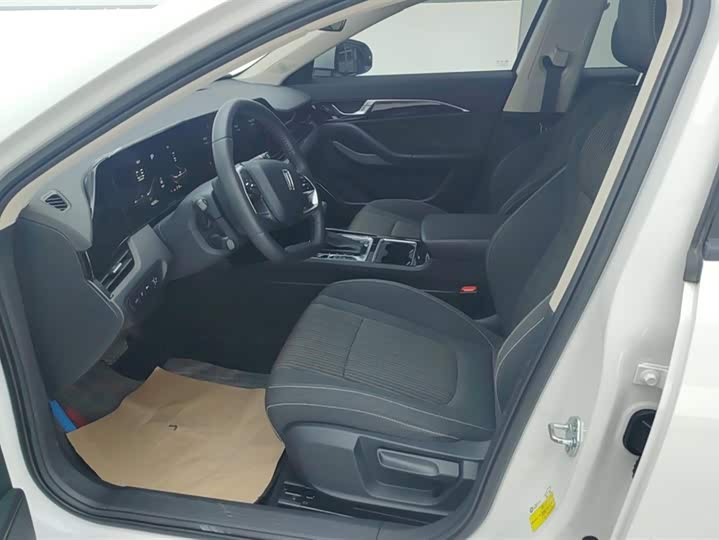 Фото 9 - Bestune B70