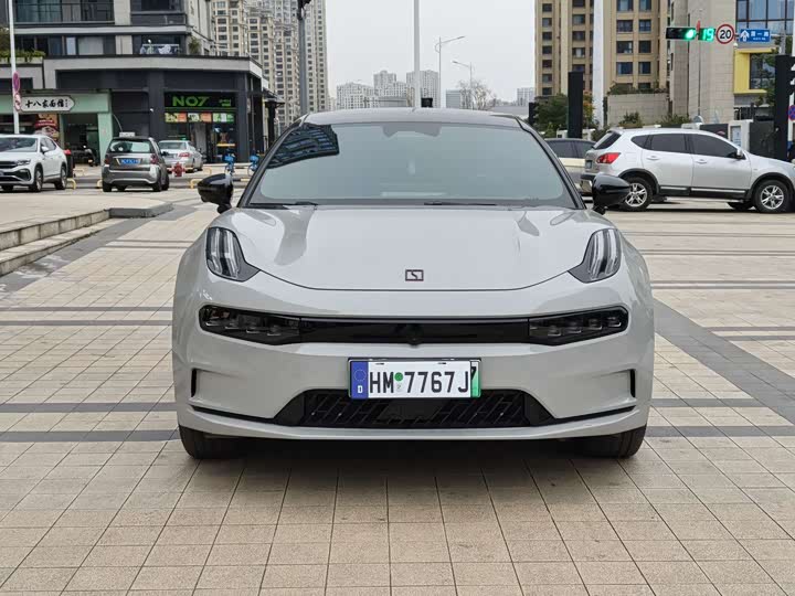 Фото 1 - Zeekr 001