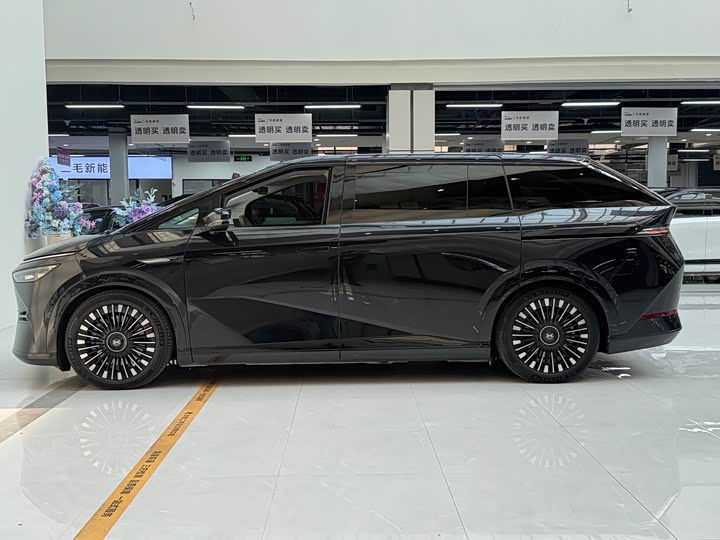 Фото 7 - XPeng X9