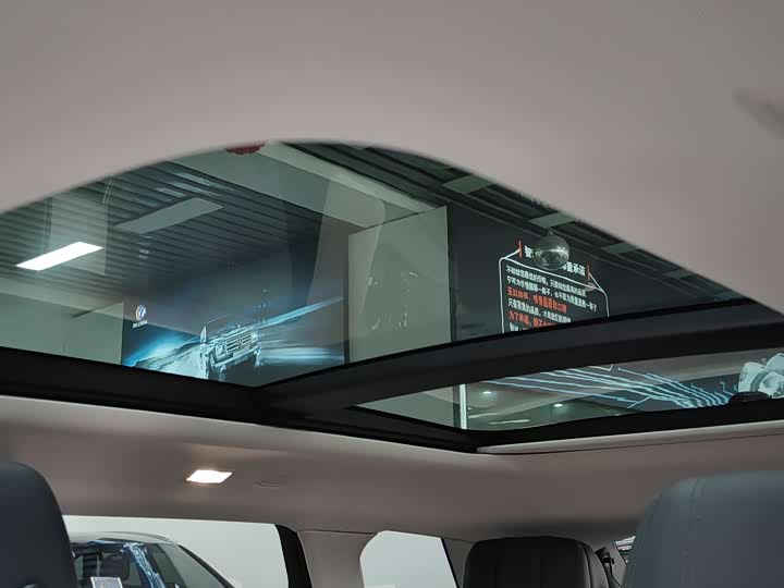 Фото 8 - Land Rover Range Rover Evoque L