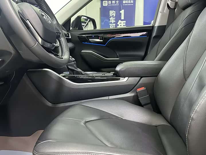 Фото 7 - Toyota Highlander