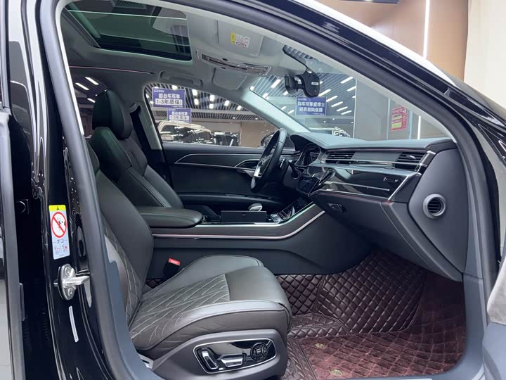 Фото 4 - Audi A8