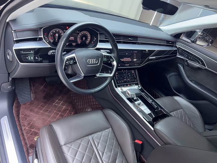 Фото 7 - Audi A8