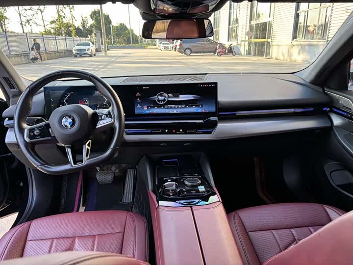 Фото 5 - BMW 5 Series