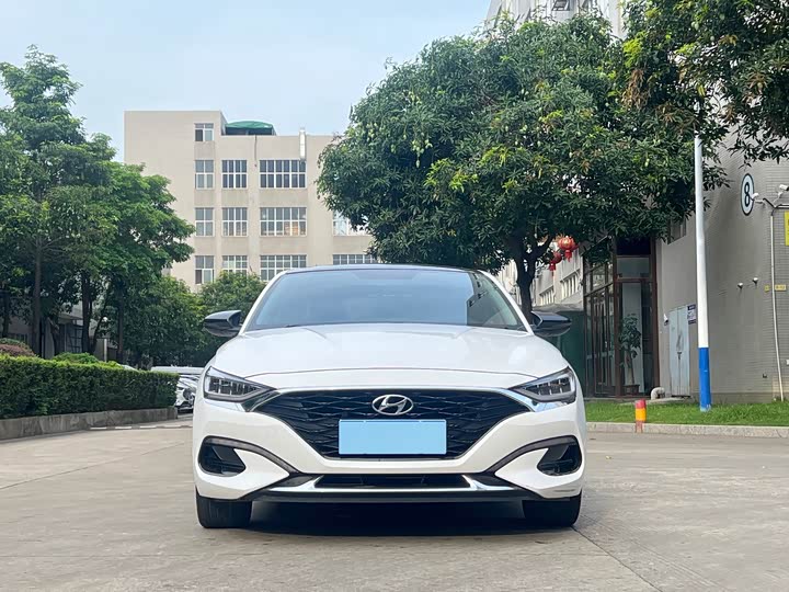 Фото 2 - Hyundai Lafesta