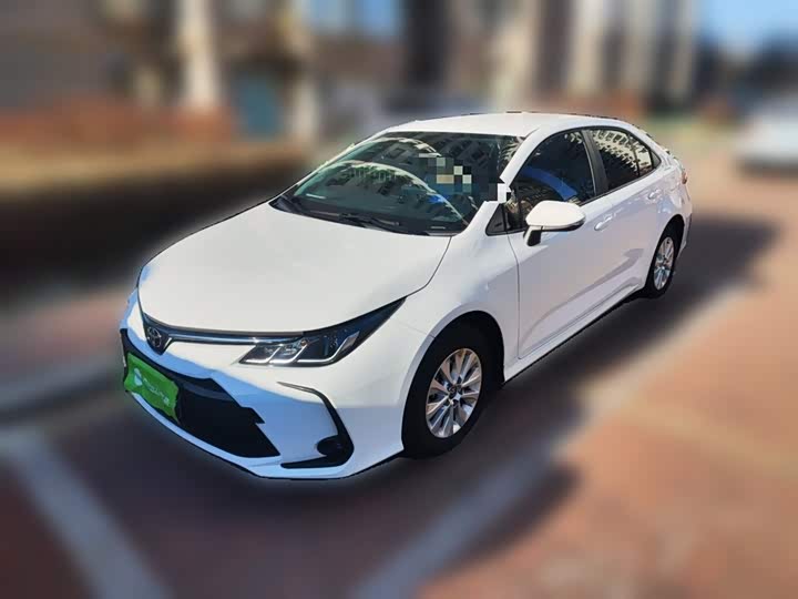 Фото 2 - Toyota Corolla
