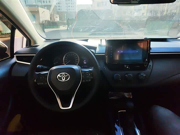 Фото 3 - Toyota Corolla