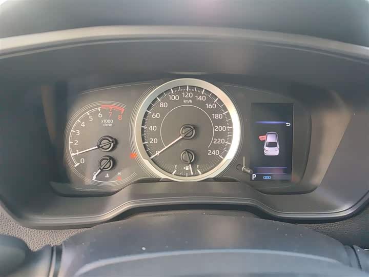 Фото 4 - Toyota Corolla