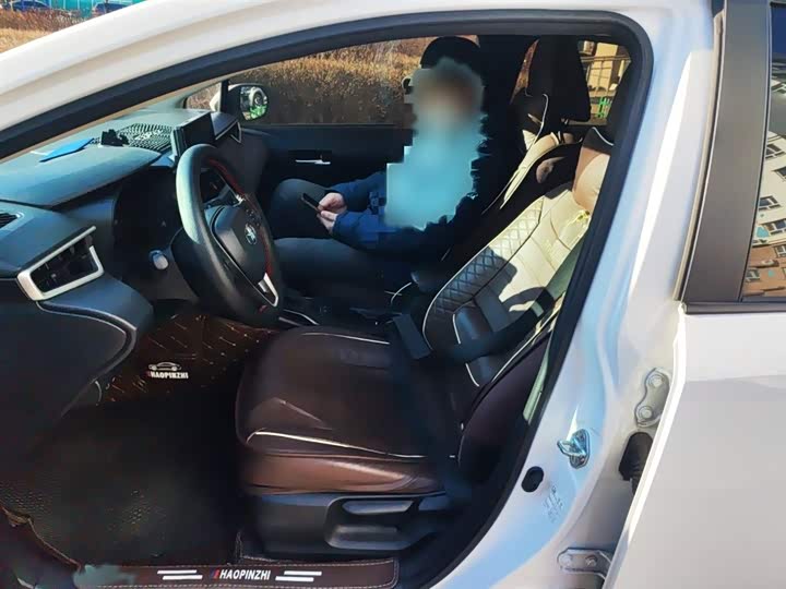 Фото 8 - Toyota Corolla