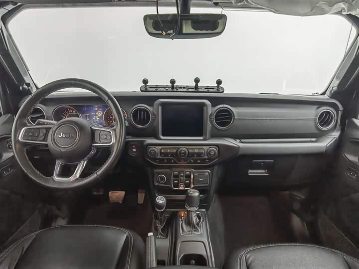 Фото 5 - Jeep Gladiator