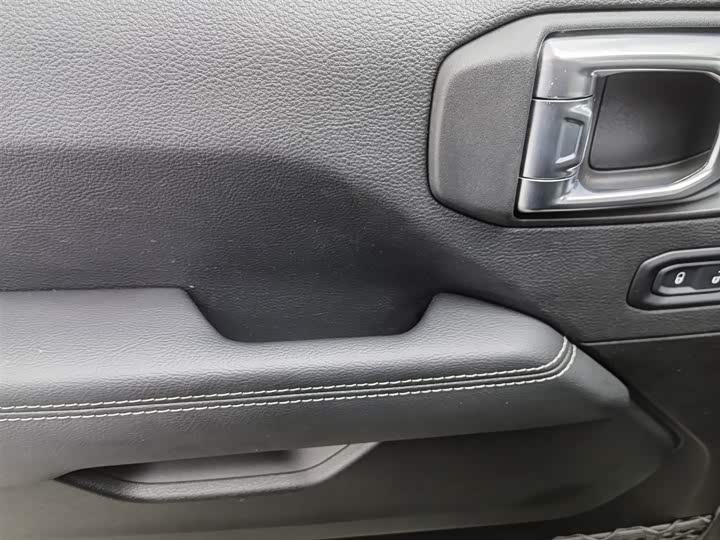 Фото 9 - Jeep Gladiator