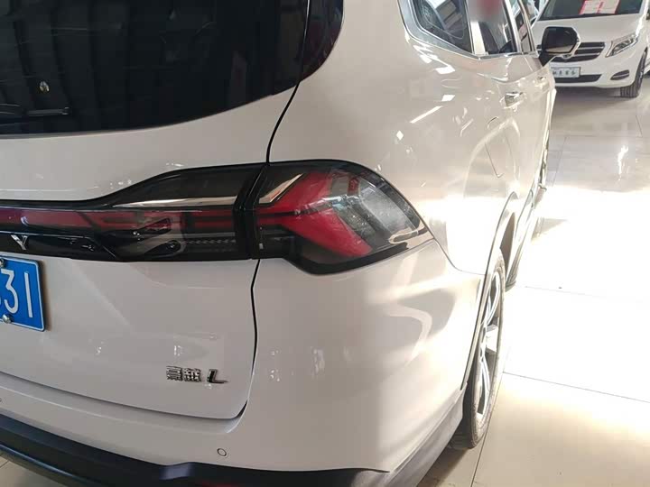 Фото 8 - Geely Okavango L