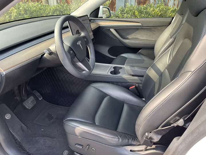 Фото 4 - Tesla Model Y