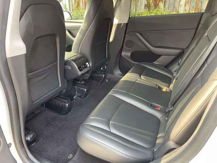 Фото 6 - Tesla Model Y