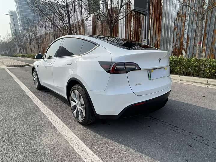Фото 7 - Tesla Model Y