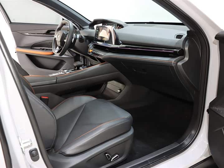 Фото 7 - Changan UNI-V