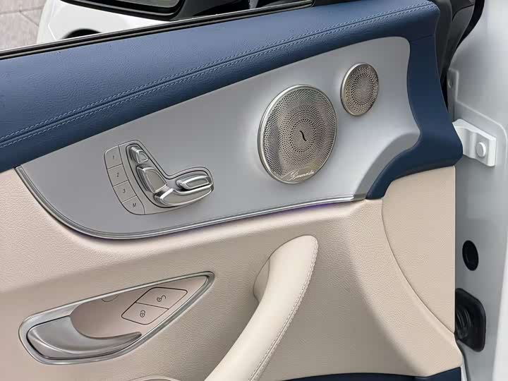 Фото 6 - Mercedes-Benz E-Class