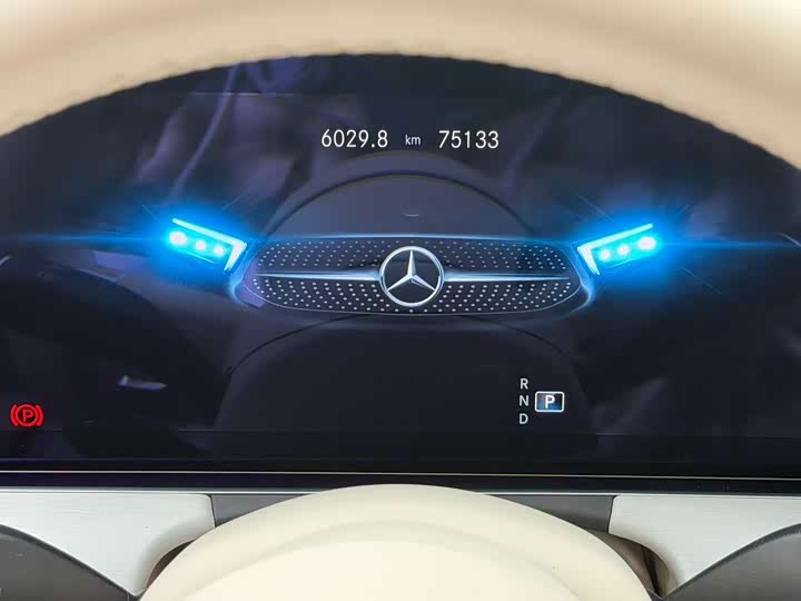 Фото 8 - Mercedes-Benz E-Class