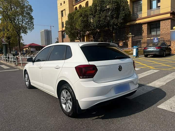 Фото 5 - Volkswagen Polo