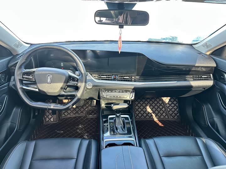 Фото 4 - Bestune B70