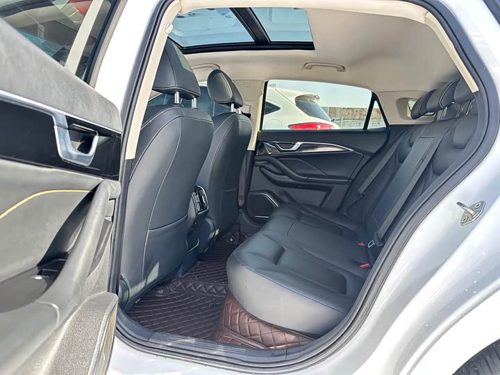 Фото 5 - Bestune B70