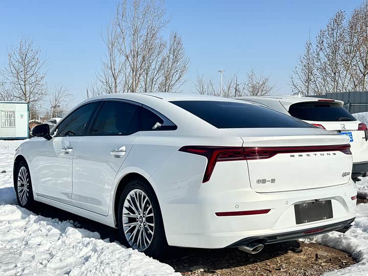 Фото 6 - Bestune B70