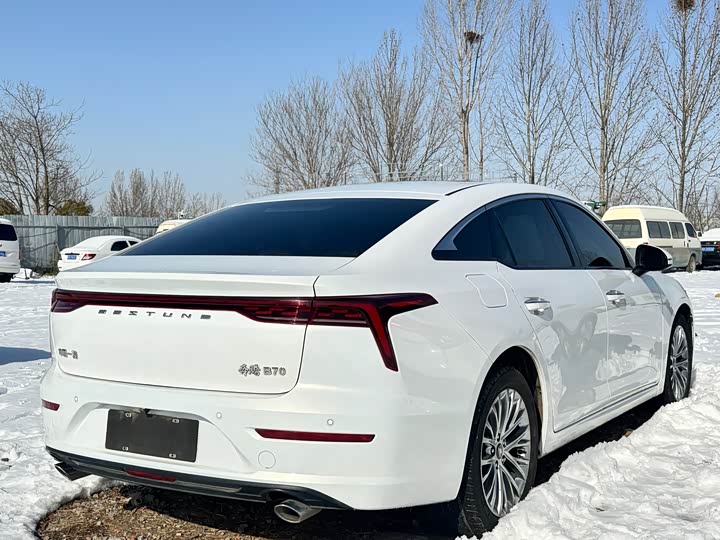 Фото 8 - Bestune B70