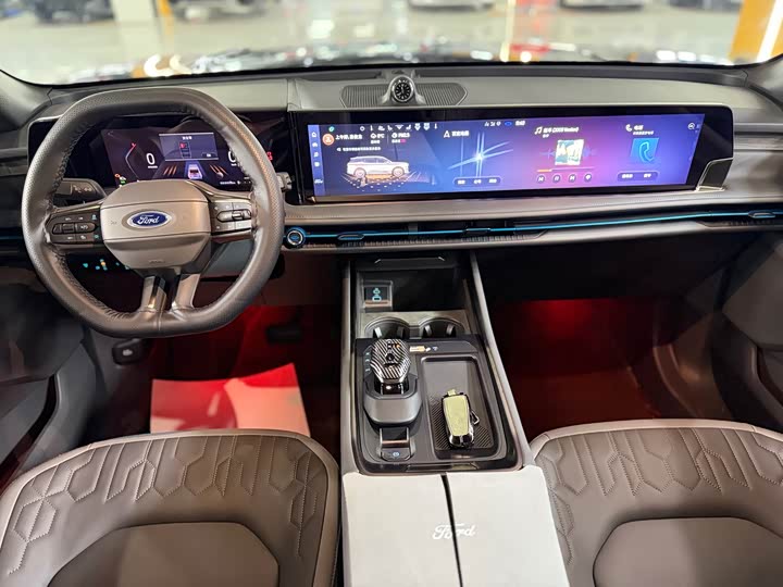 Фото 8 - Ford Edge