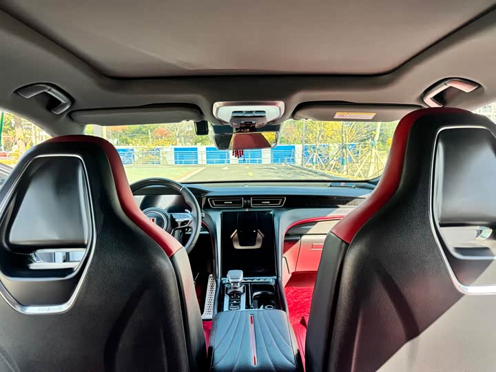 Фото 5 - Hongqi H6