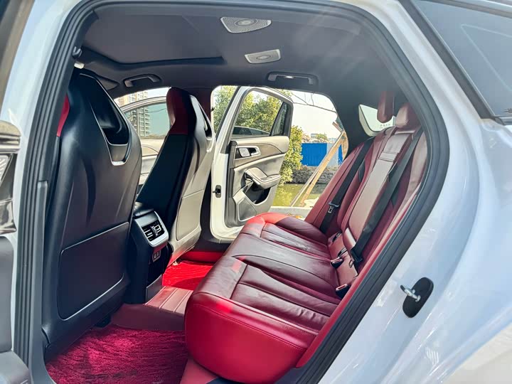 Фото 8 - Hongqi H6