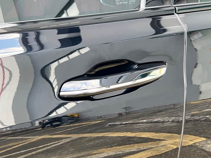 Фото 6 - Hongqi H6