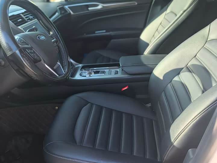 Фото 5 - Ford Mondeo