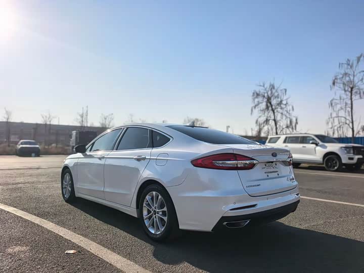 Фото 7 - Ford Mondeo