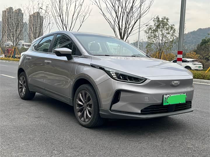 Фото 2 - Geely Geometry C