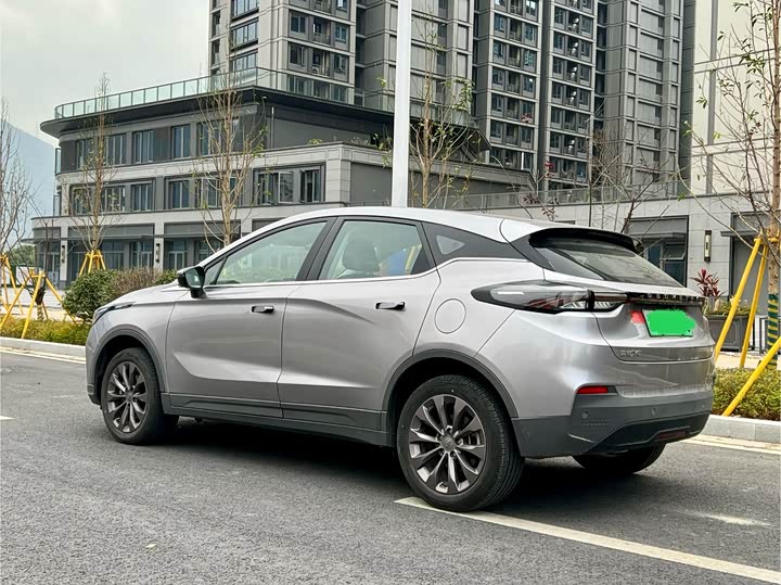 Фото 5 - Geely Geometry C