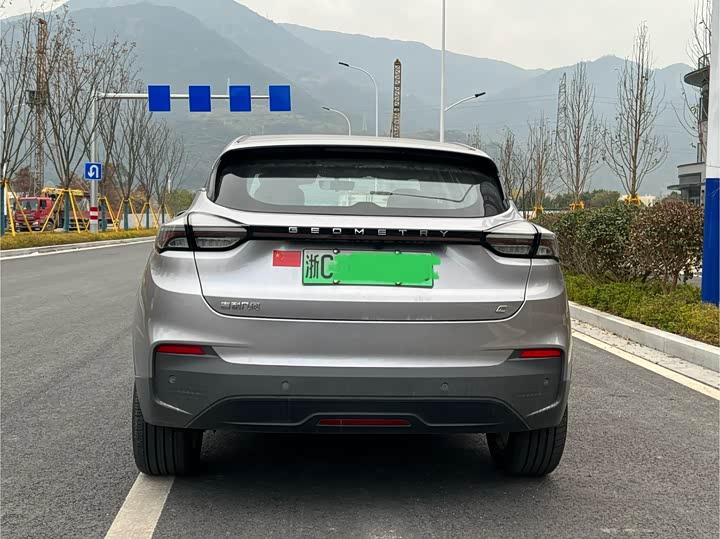 Фото 6 - Geely Geometry C