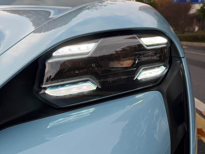 Фото 3 - Porsche Taycan