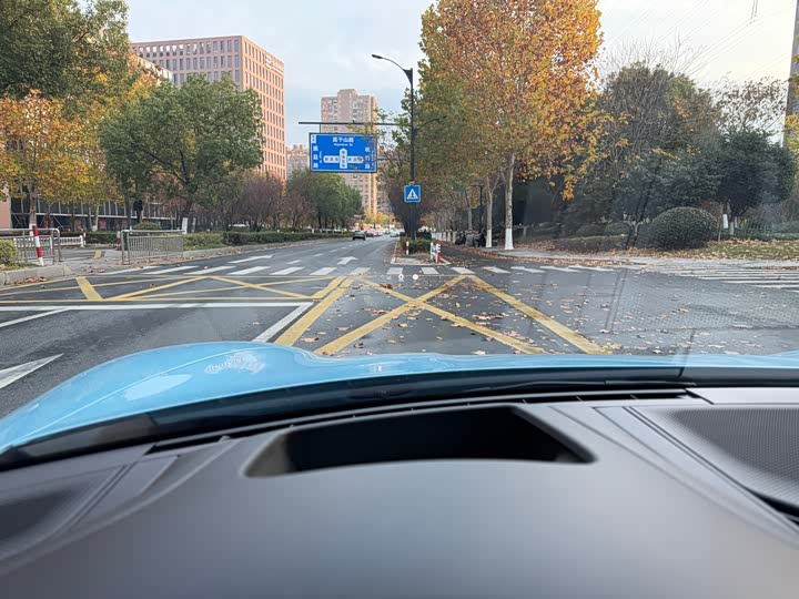 Фото 4 - Porsche Taycan