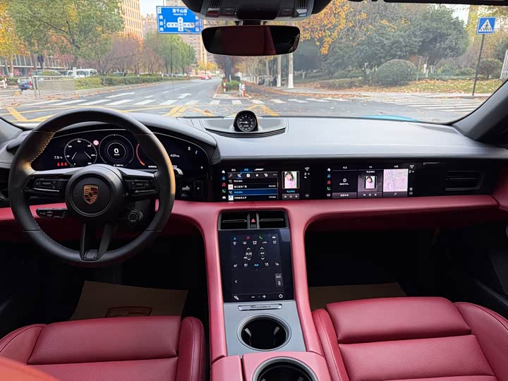 Фото 6 - Porsche Taycan