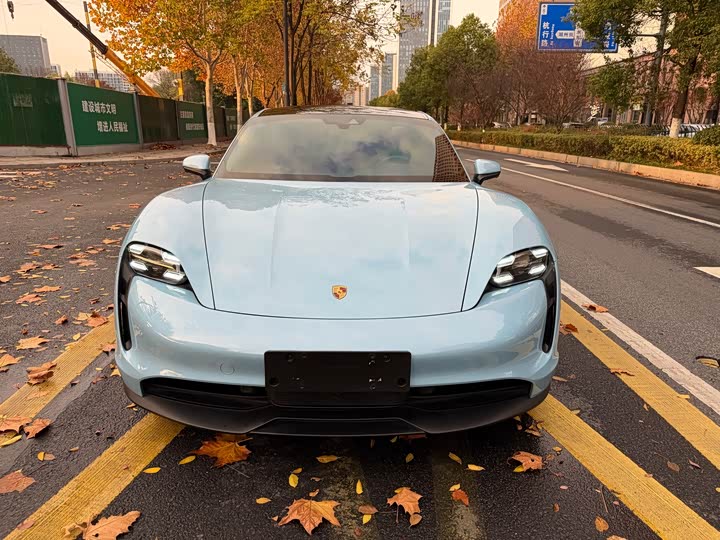 Фото 9 - Porsche Taycan