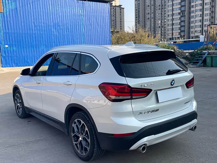 Фото 6 - BMW X1