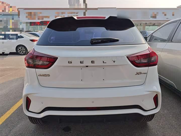 Фото 6 - Geely Vision X3