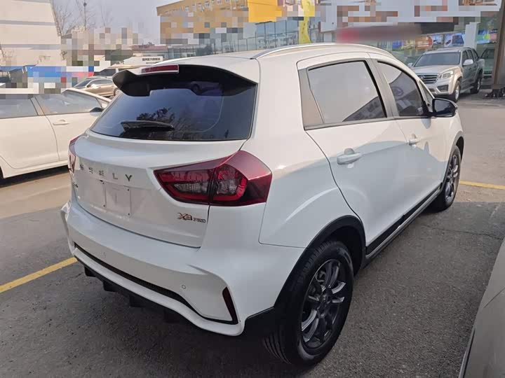 Фото 7 - Geely Vision X3