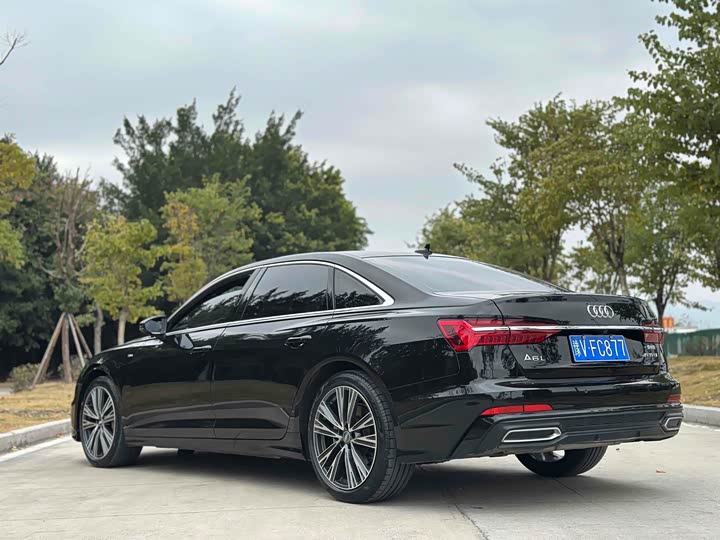 Фото 7 - Audi A6L