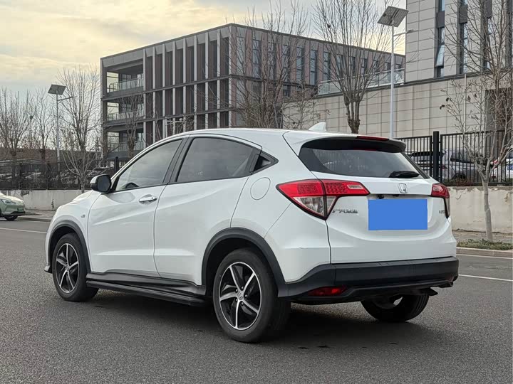 Фото 4 - Honda Vezel