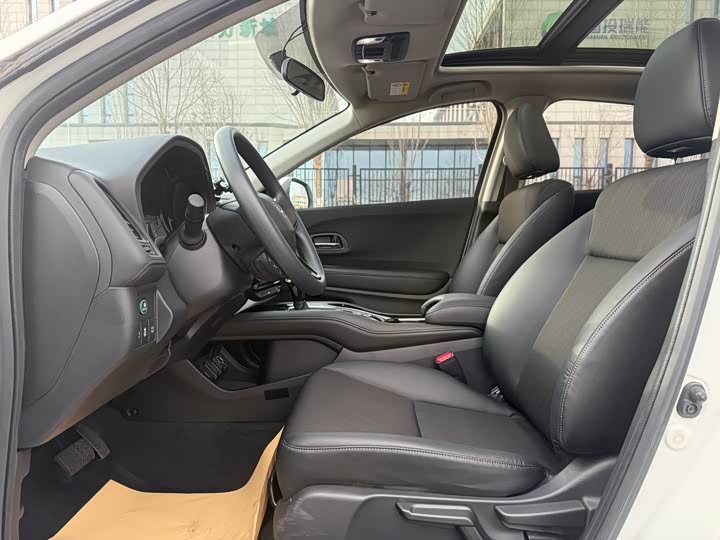 Фото 8 - Honda Vezel